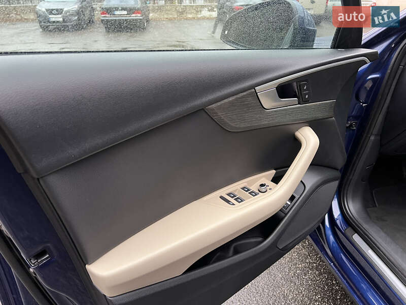 Седан Audi A4 2016 в Киеве