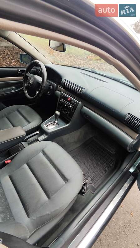 Седан Audi A4 1999 в Глевахе