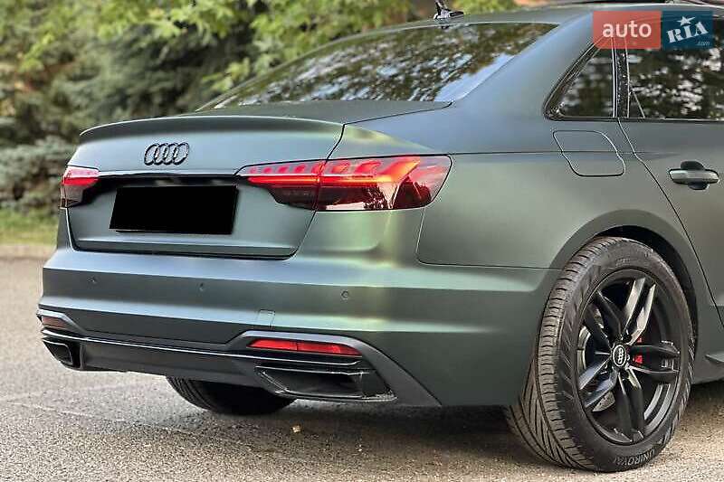 Седан Audi A4 2020 в Львове