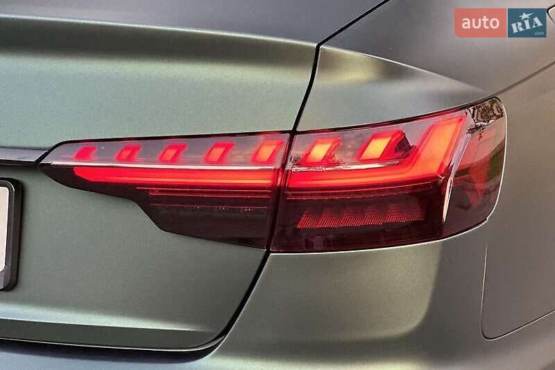 Седан Audi A4 2020 в Львове
