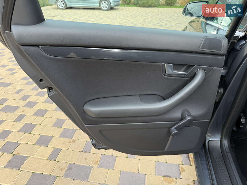 Седан Audi A4 2004 в Могилев-Подольске