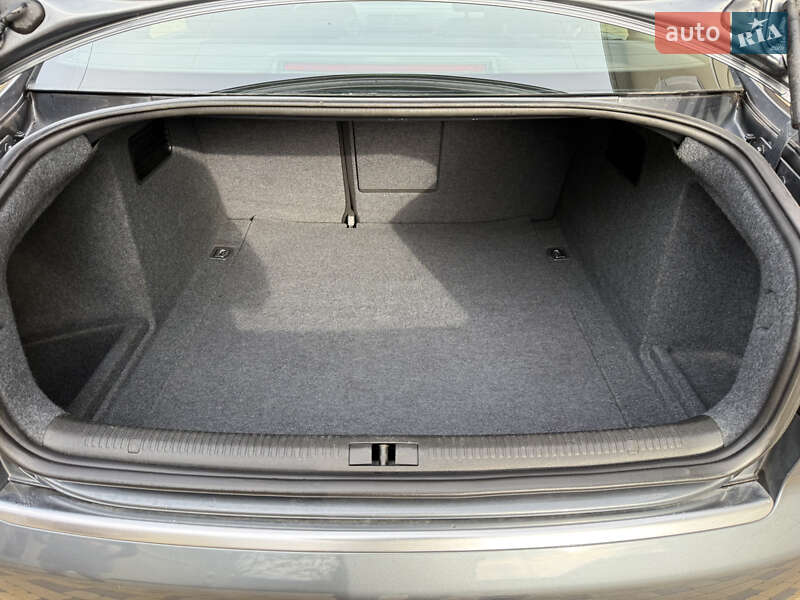 Седан Audi A4 2004 в Могилев-Подольске