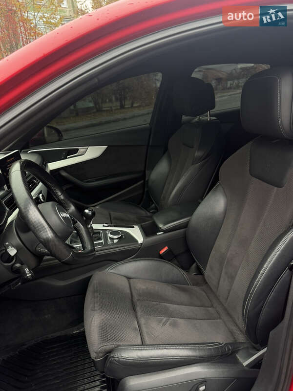 Седан Audi A4 2017 в Днепре