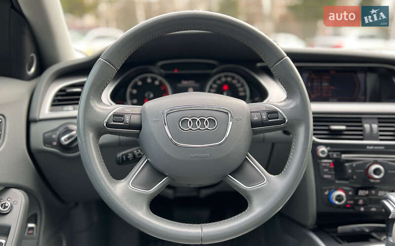 Седан Audi A4 2013 в Львові