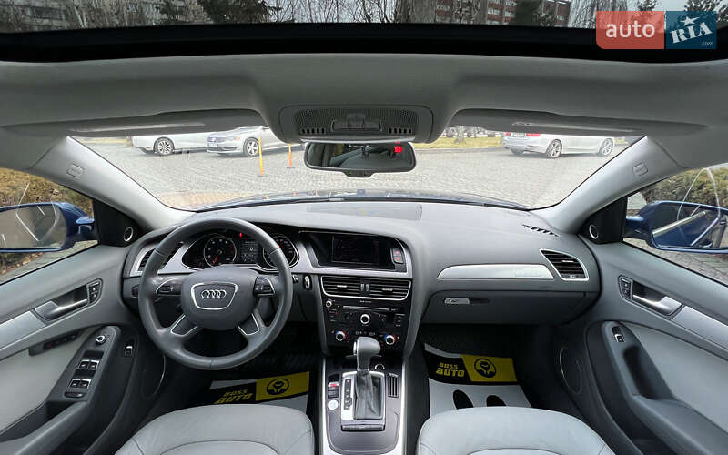 Седан Audi A4 2013 в Львові