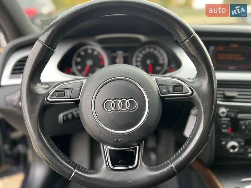 Седан Audi A4 2015 в Стрию