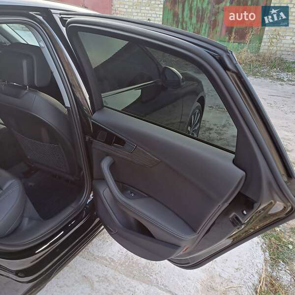 Седан Audi A4 2022 в Ірпені