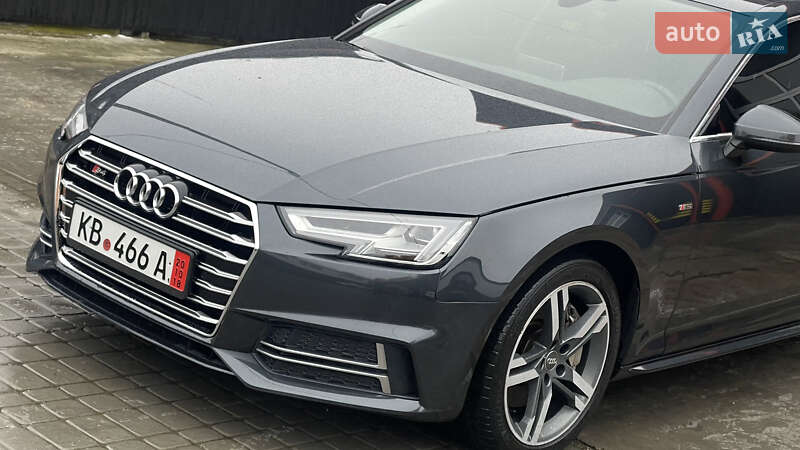 Седан Audi A4 2016 в Львове