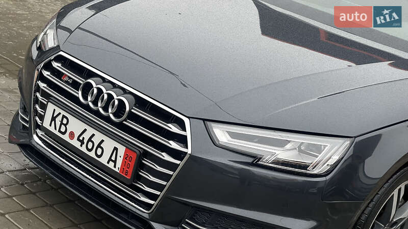 Седан Audi A4 2016 в Львове