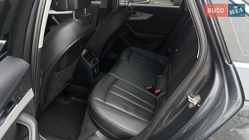 Седан Audi A4 2016 в Львове