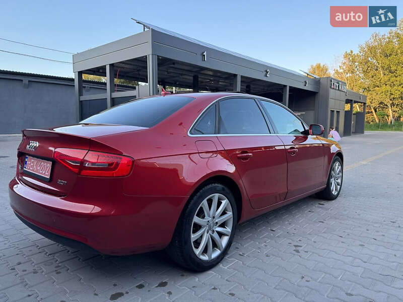 Седан Audi A4 2013 в Києві