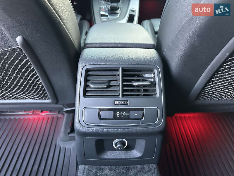 Седан Audi A4 2016 в Дніпрі