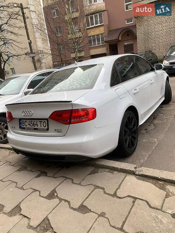 Седан Audi A4 2011 в Львові