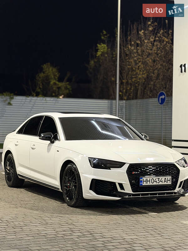 Седан Audi A4 2016 в Одессе
