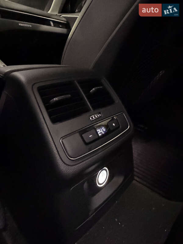 Седан Audi A4 2016 в Одессе