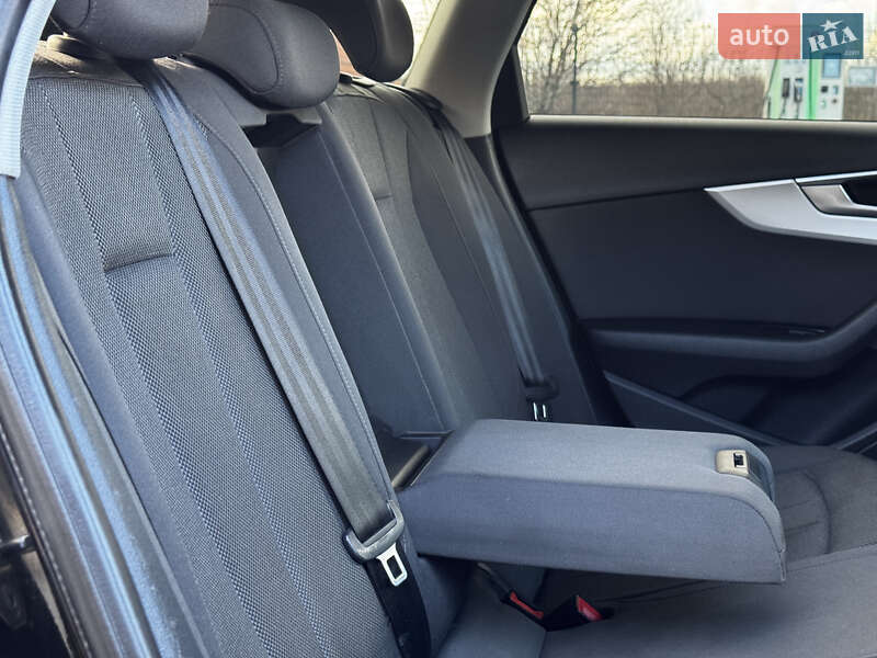 Универсал Audi A4 2018 в Стрые