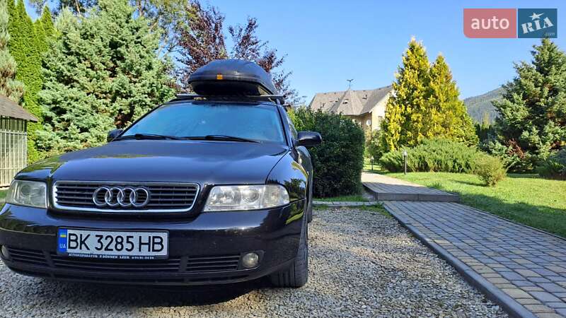 Універсал Audi A4 2000 в Вараші