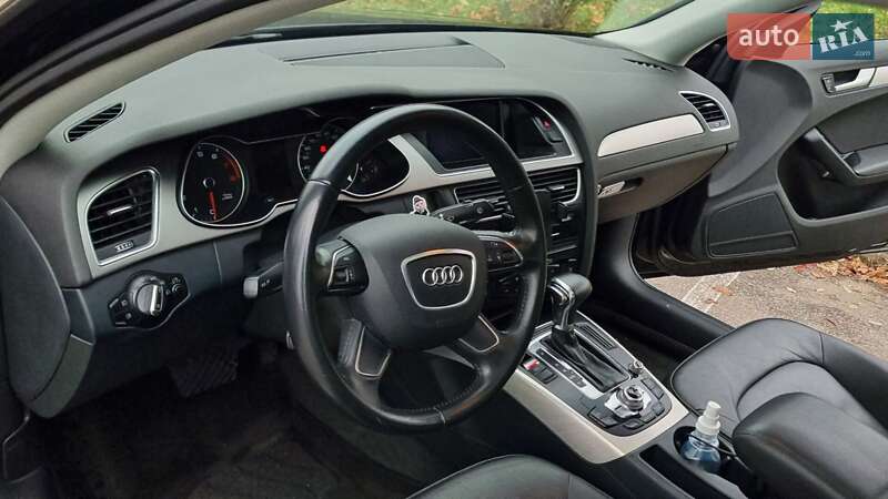 Седан Audi A4 2014 в Києві