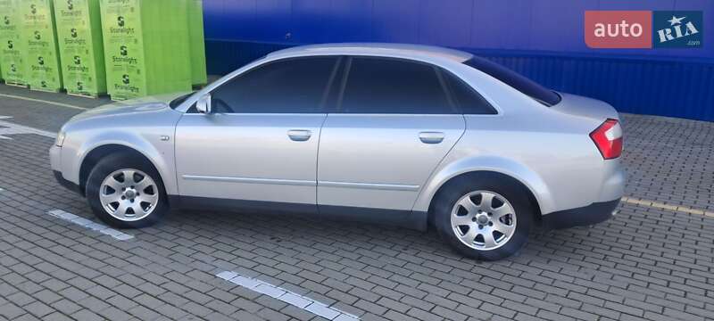 Седан Audi A4 2001 в Нововолынске