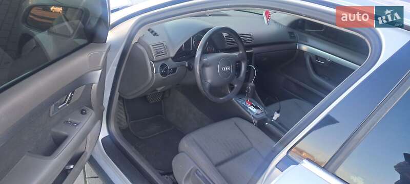 Седан Audi A4 2001 в Нововолынске