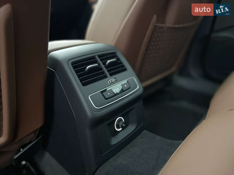 Седан Audi A4 2020 в Києві