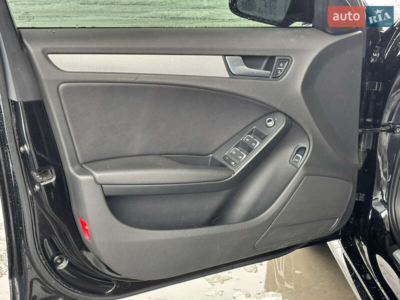 Седан Audi A4 2014 в Львове