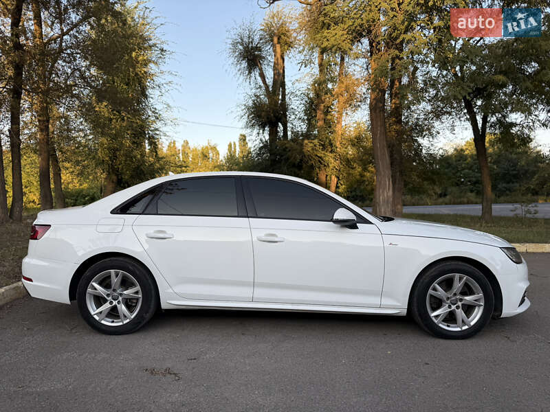Седан Audi A4 2018 в Днепре
