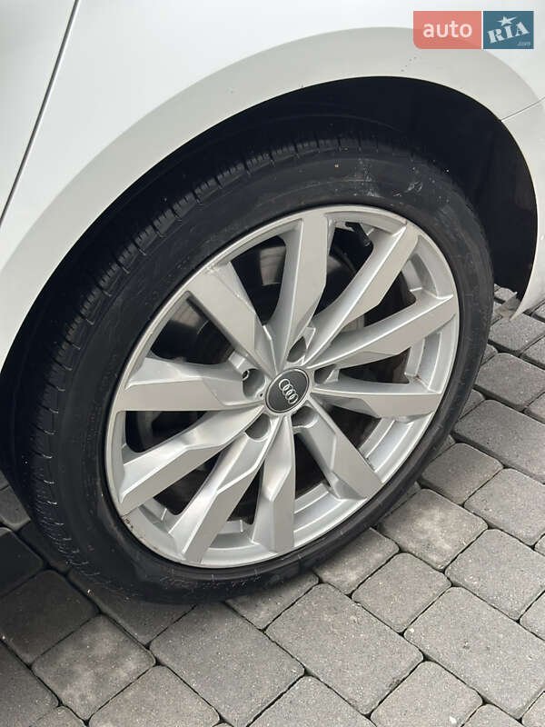 Седан Audi A4 2019 в Вінниці