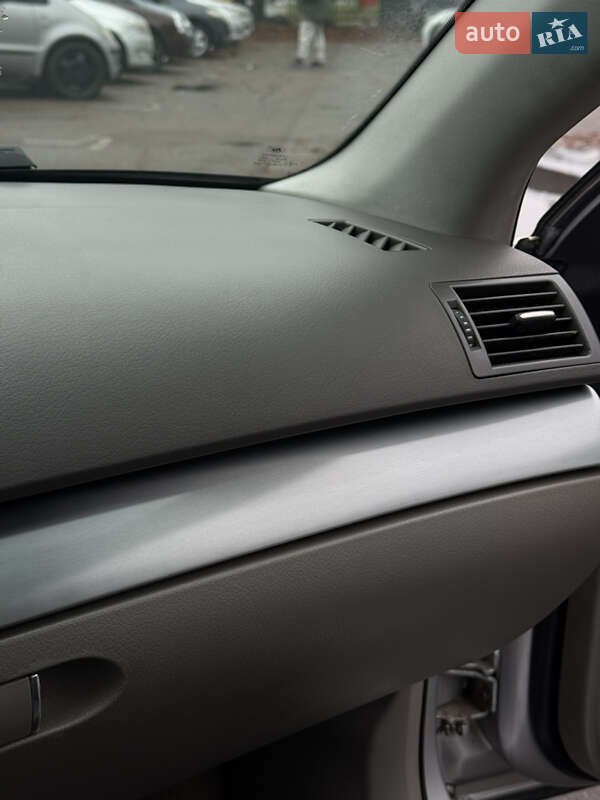 Седан Audi A4 2005 в Киеве фото 20 Седан Audi A4 2005 в Киеве
