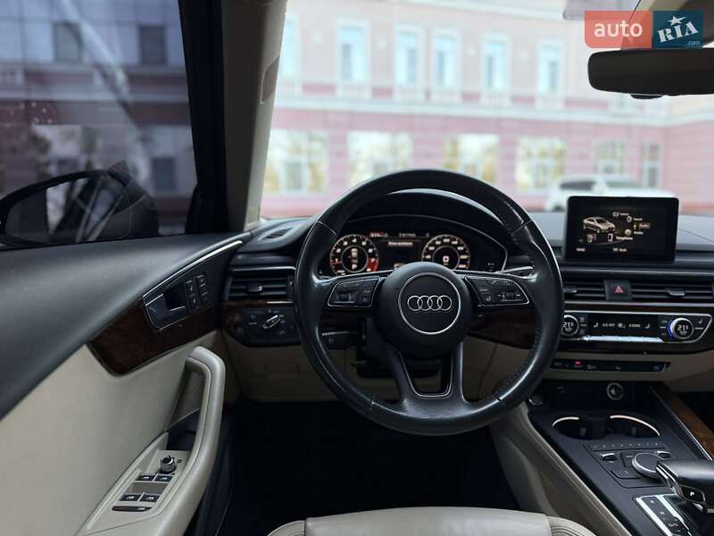 Седан Audi A4 2017 в Одесі