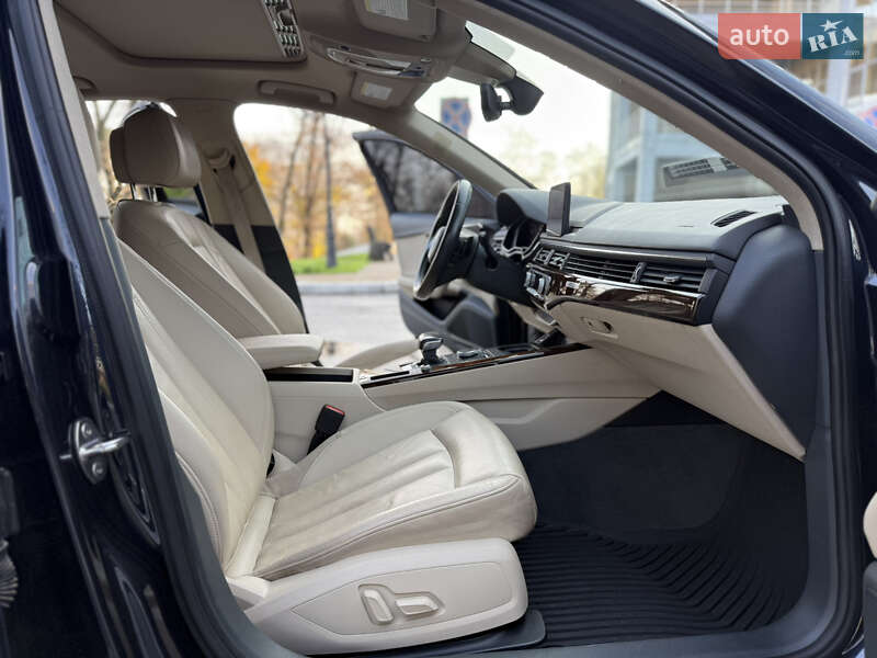 Седан Audi A4 2017 в Одесі