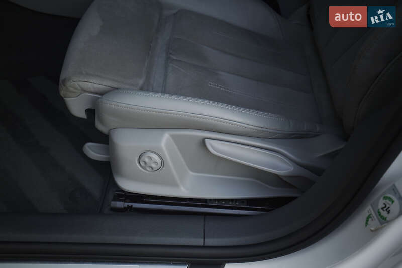 Универсал Audi A4 2019 в Харькове