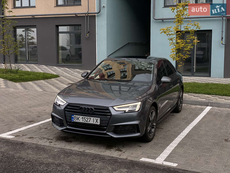 Седан Audi A4 2017 в Ровно