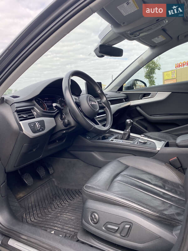 Седан Audi A4 2017 в Ровно