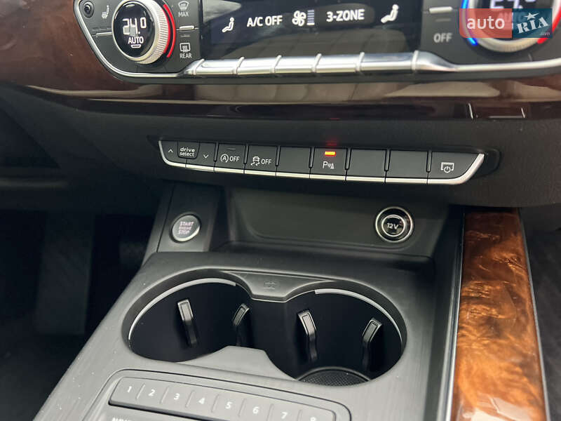 Седан Audi A4 2017 в Одессе