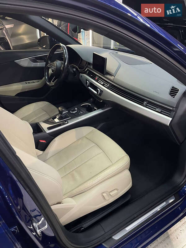 Седан Audi A4 2016 в Києві