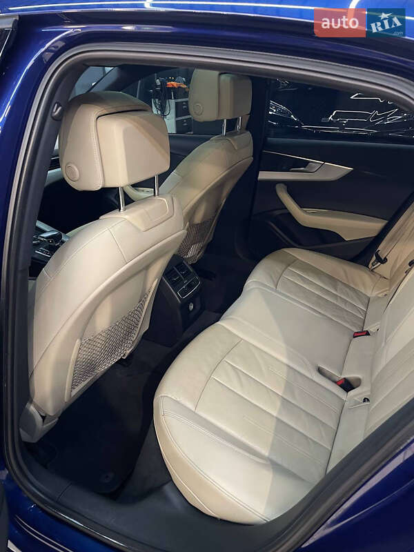 Седан Audi A4 2016 в Києві