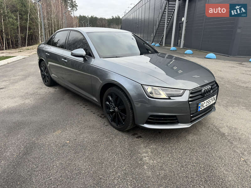 Седан Audi A4 2016 в Киеве