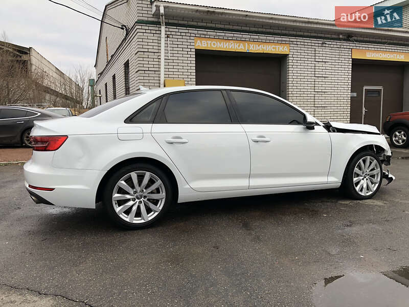 Седан Audi A4 2017 в Ирпене