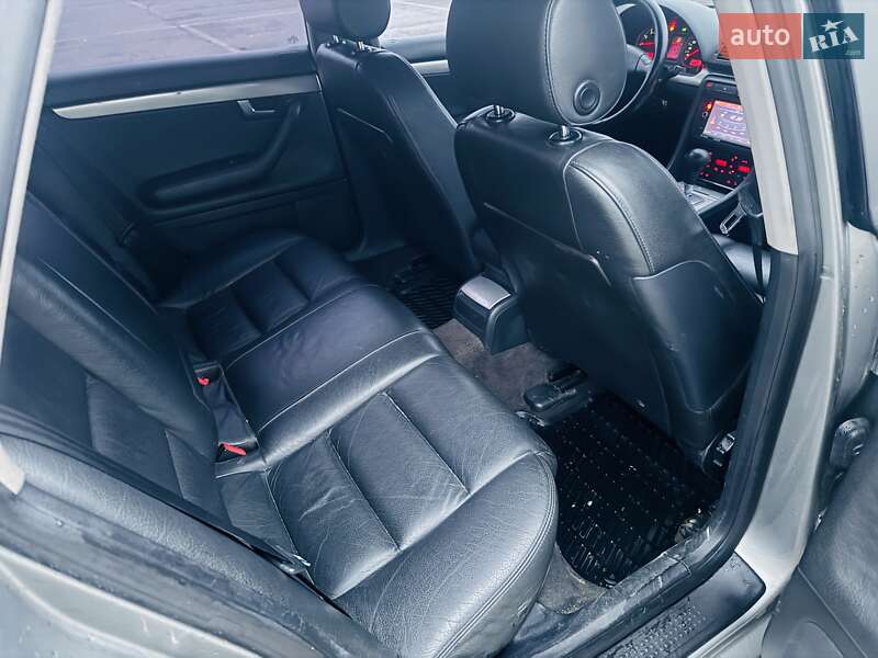 Седан Audi A4 2004 в Белогородке