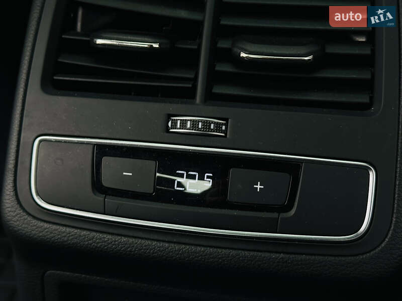 Седан Audi A4 2021 в Харкові