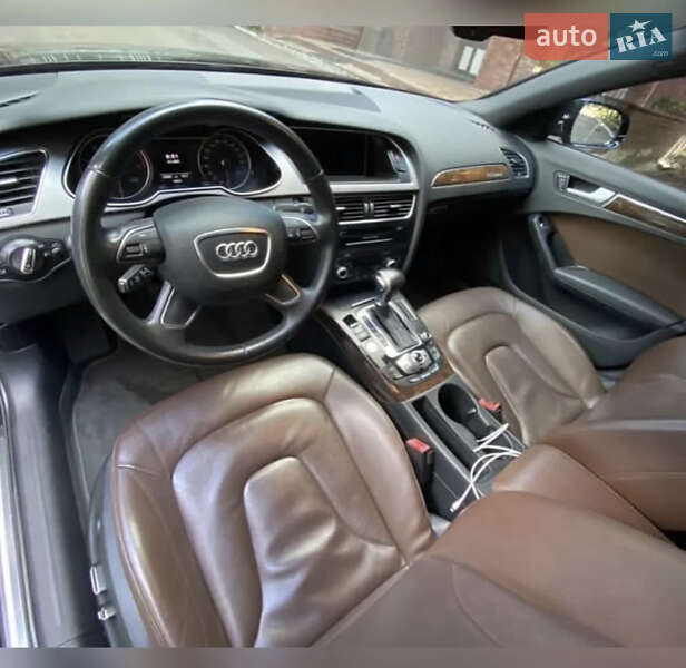 Седан Audi A4 2012 в Киеве