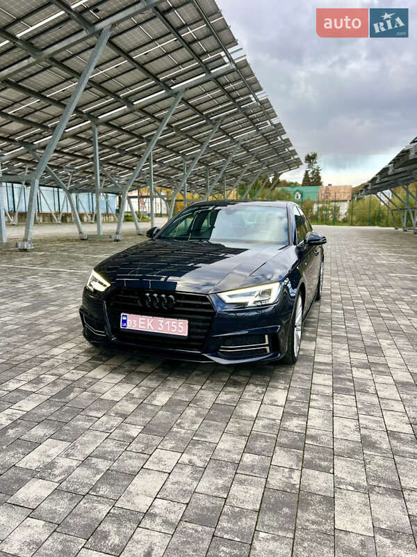Седан Audi A4 2018 в Львові