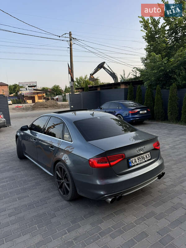 Седан Audi A4 2013 в Киеве