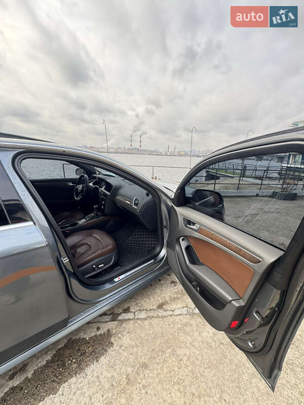 Седан Audi A4 2013 в Киеве