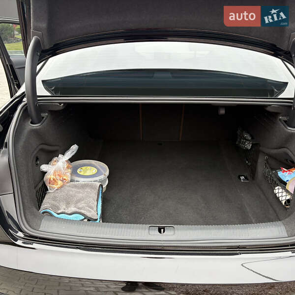 Седан Audi A4 2018 в Тернополі