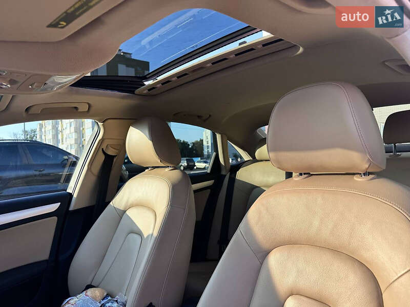 Седан Audi A4 2013 в Виннице