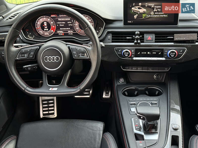 Седан Audi A4 2017 в Луцке