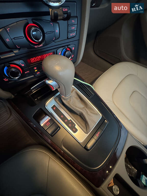 Седан Audi A4 2012 в Луцьку