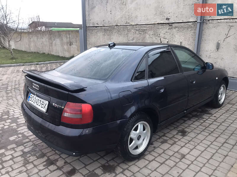 Седан Audi A4 2000 в Теофіполі